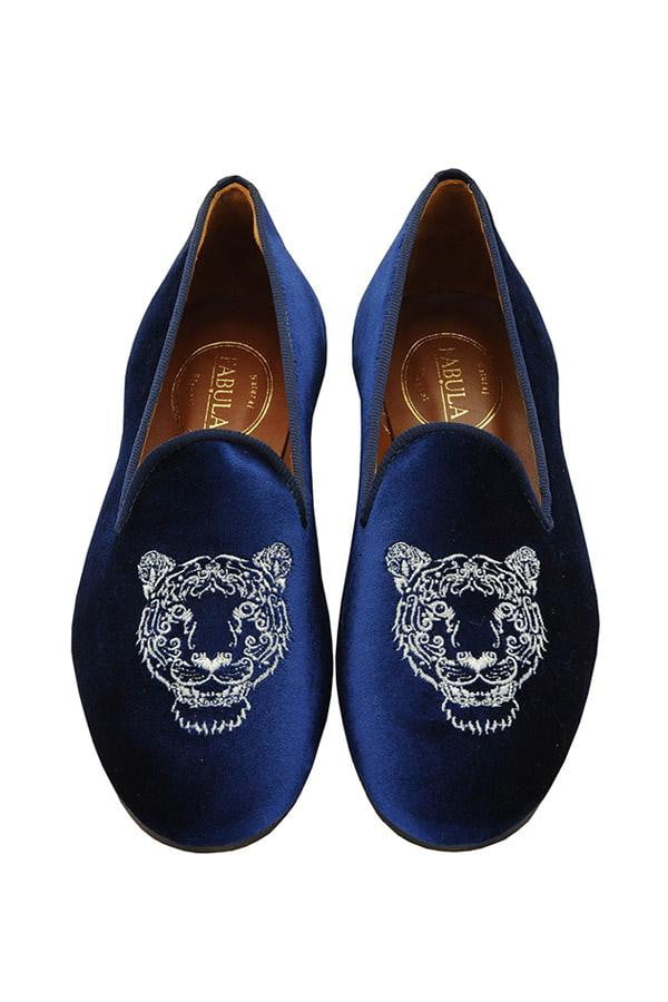 navy velvet slippers with a leon embroidery